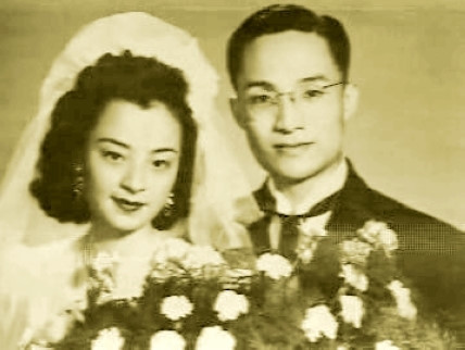 Đệ nhất tiểu thuyết gia Kim Dung: Sự nghiệp thăng hoa nhưng 3 lần kết hôn, con tự sát