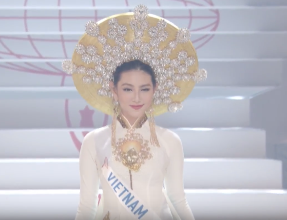 Thùy Tiên gửi lời xin lỗi khán giả khi trắng tay tại Hoa hậu Quốc tế 2018