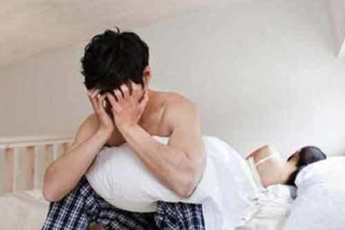 Méo mặt vì vợ đổ tại chồng ra khơi dập dềnh nên ngủ gật khi ái ân