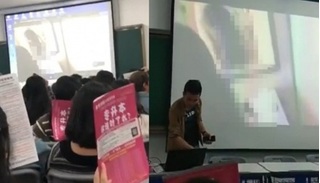 Clip: Thầy giáo chiếu nhầm phim 'người lớn' trong lớp, nữ sinh lấy sách che mặt