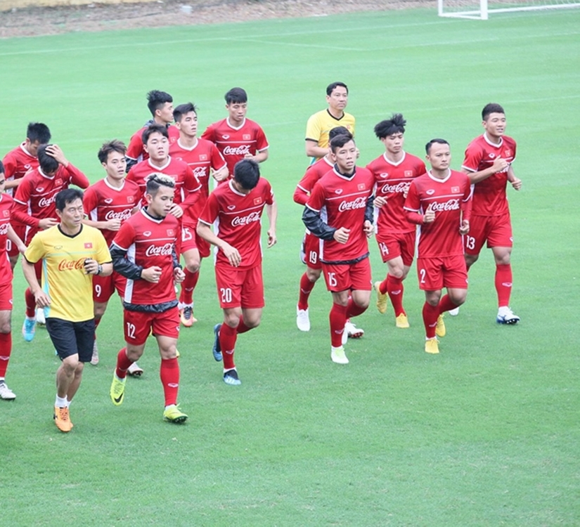 đội tuyển Việt Nam có buổi tập đầu tiên sau trận thắng đậm 3-0 trước chủ nhà Lào