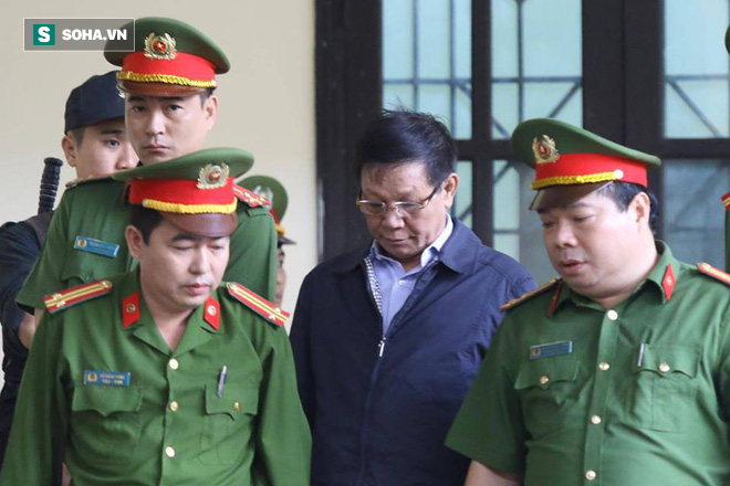 Những câu trả lời đầu tiên tại tòa của ông Phan Văn Vĩnh, Nguyễn Thanh Hóa 