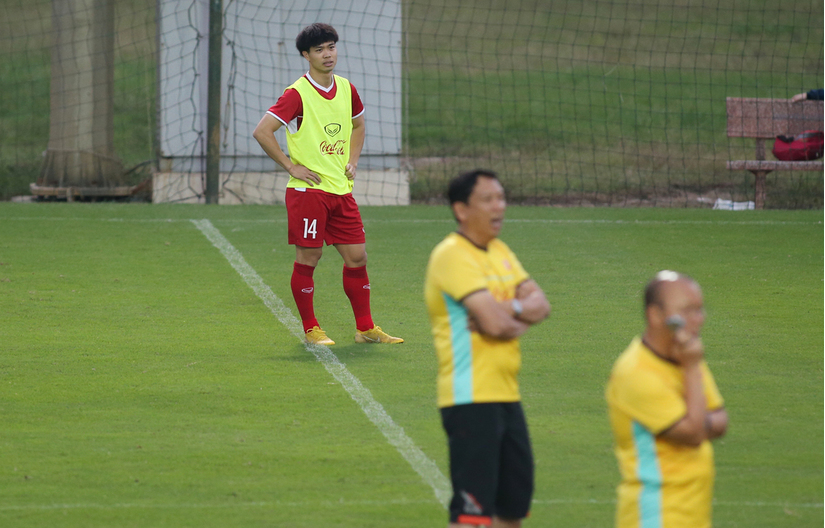 HLV Park Hang Seo đuổi Công Phượng khỏi sân tập vì lý do không ngờ