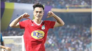 Tiền vệ Văn Toàn nói gì trước trận quyết đấu với Malaysia?