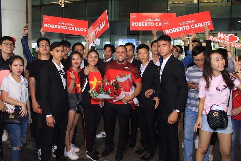 Roberto Carlos đã có mặt tại Hà Nội, sẵn sàng tiếp sức cho tuyển Việt Nam
