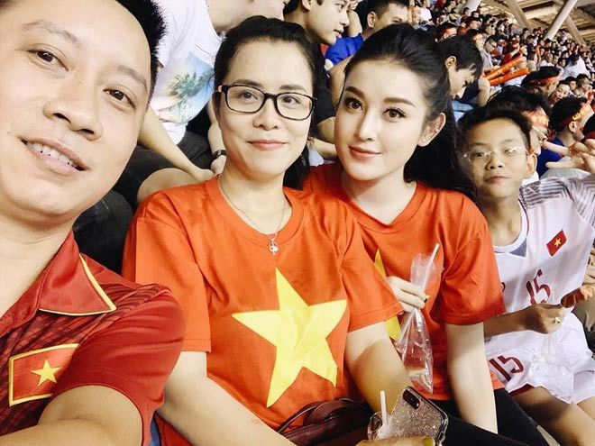 Sao Việt nô nức với niềm vui chiến thắng của Đội tuyển Việt Nam trước Malaysia