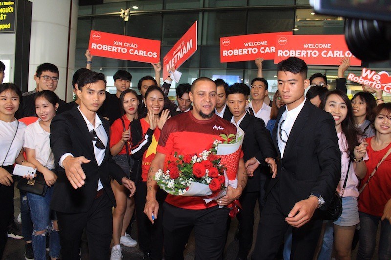  Roberto Carlos dự đoán bất ngờ về cơ hội của tuyển Việt Nam ở AFF Cup 2018.