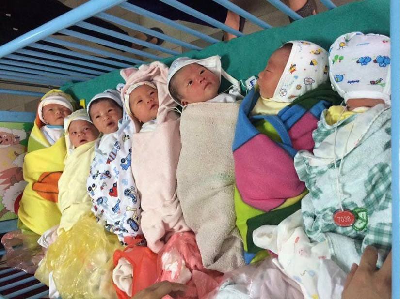 Loạt ảnh các em bé mới sinh đang ngủ say cực đáng yêu 10