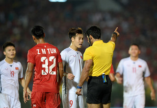 Truyền thông châu Á bất ngờ khi bàn thắng của Văn Toàn không được công nhận