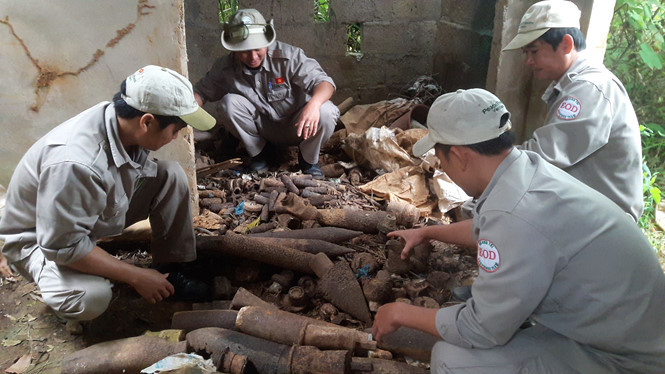 Hàng ngàn đầu đạn, pháo được phát hiện trong căn nhà hoang ở Quảng Trị