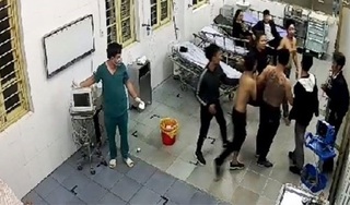Hà Nam: Nhóm đối tượng xăm trổ xông vào bệnh viện hành hung bệnh nhân đang cấp cứu