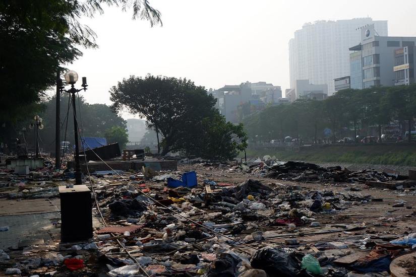 Hà Nội: Hàng trăm ki ốt ven sông Tô Lịch bị phá bỏ2