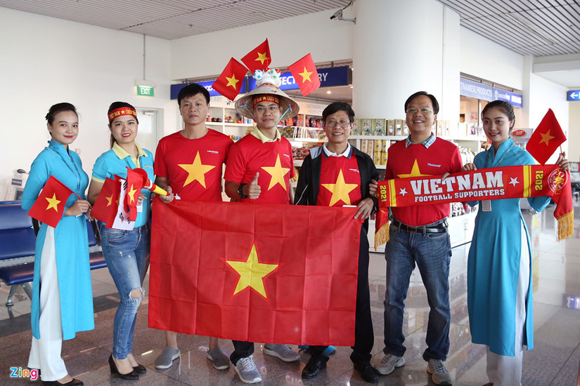 Hàng trăm CĐV lên đường bay đến Philippines cổ cũ đội tuyển Việt Nam