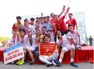 THPT Trương Định vô địch bóng đá học sinh THPT Hà Nội 2018 tranh Cup Number 1 Active