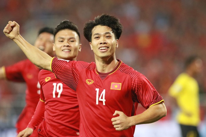 Những cầu thủ Việt Nam nào từng sút tung mành lưới Malaysia2