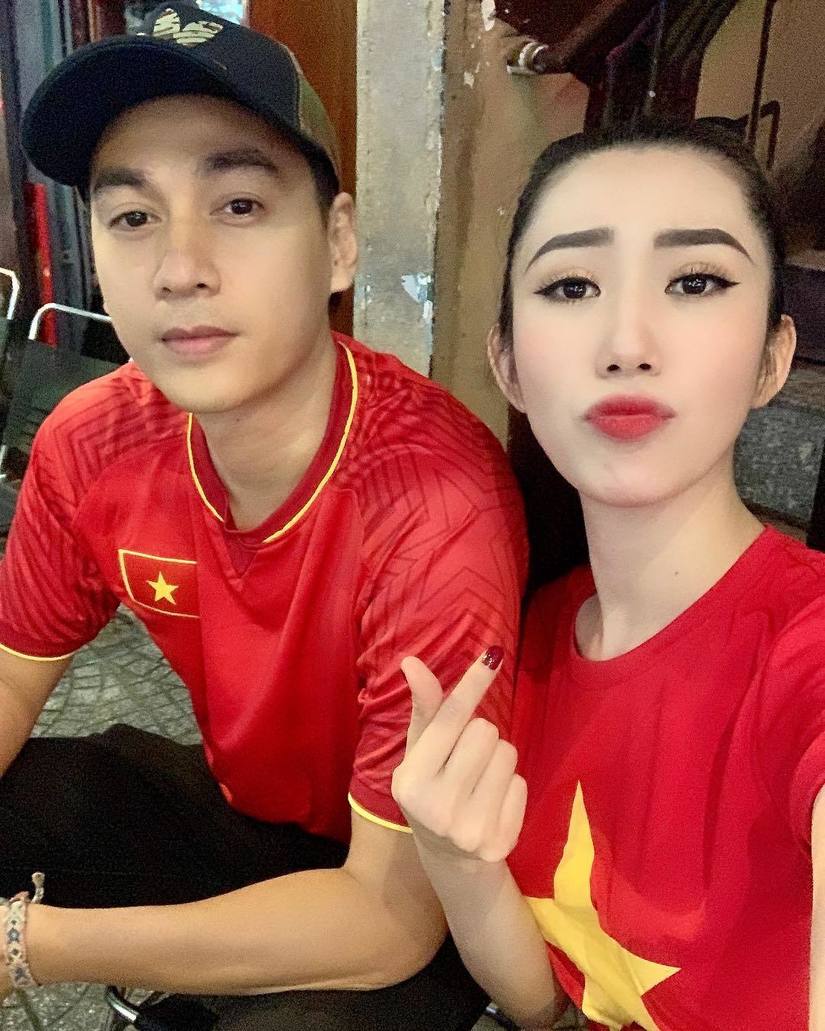 Hoài Linh, nhạc sĩ Nguyễn Văn Chung tấm tắc khen Quang Hải trong trận gặp Malaysia