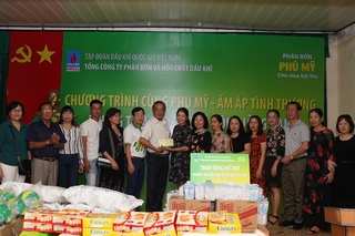'Cùng Phú Mỹ - Ấm áp tình thương' tại Trung tâm Bảo trợ xã hội tỉnh Quảng Nam