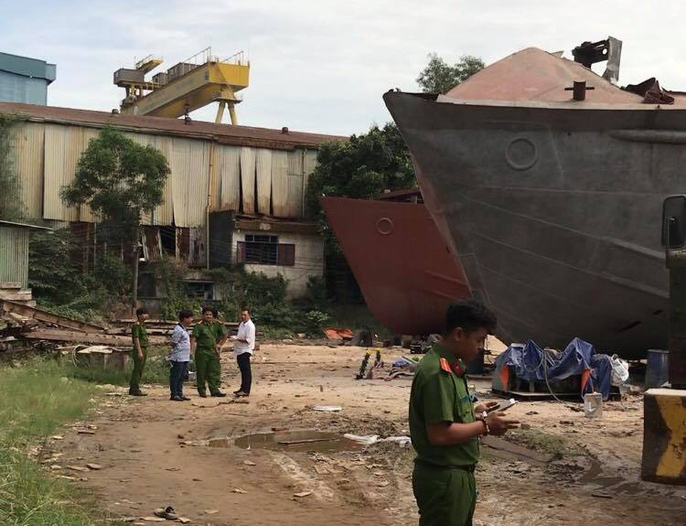Xưởng đóng tàu bất ngờ nổ lớn, 2 người tử vong