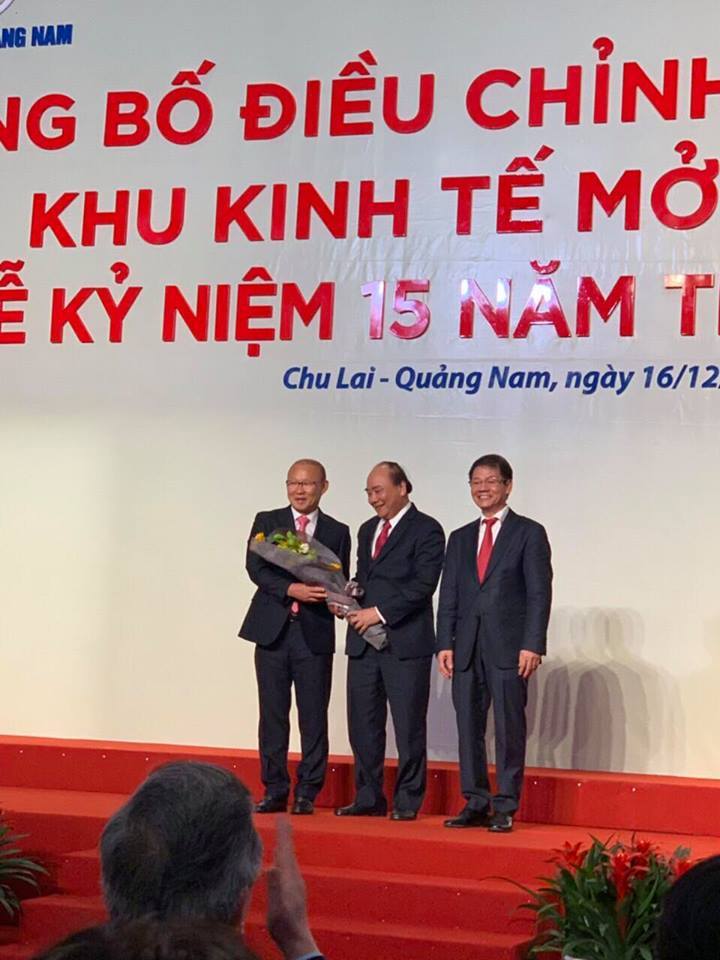 Gặp Bầu Đức ở Quảng Nam, HLV Park Hang Seo bất ngờ nhận thưởng 'khủng'