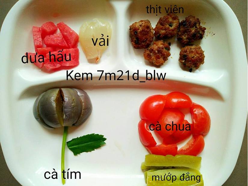 Mẹ 9X bật mí tuyệt chiêu cho con ăn dặm: 9 tháng tuổi tự cầm thìa11