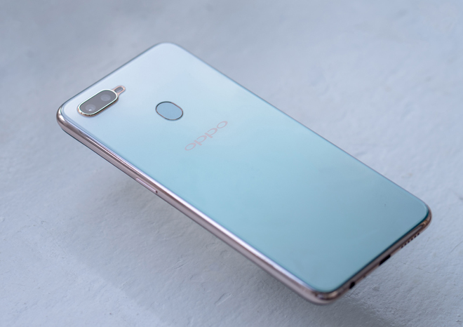 Lộ giá bán Oppo F9 phiên bản màu xanh tuyệt đẹp2