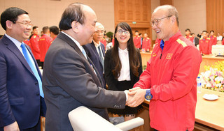 Thủ tướng Nguyễn Xuân Phúc gặp mặt khen thưởng nhà vô địch AFF Cup 2018