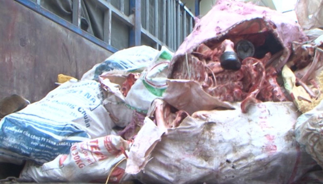 Hưng Yên: Phát hiện 6,5 tấn xương động vật bốc mùi hôi thối trên đường đi tiêu thụ