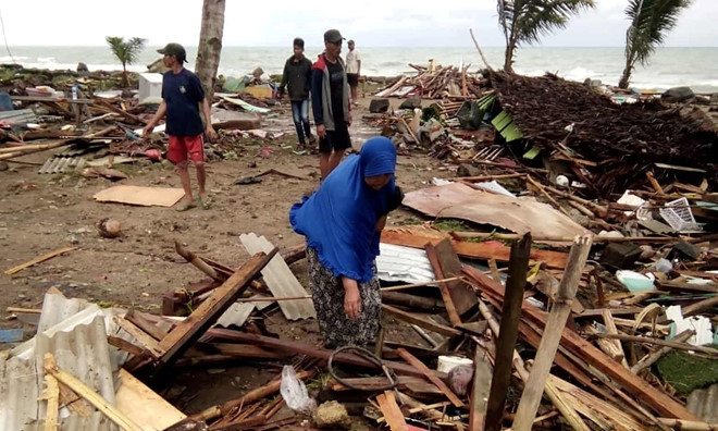 Số người chết do sóng thần ở Indonesia tăng lên 168, chưa có công dân Việt Nam