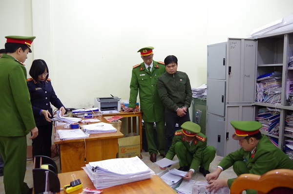 Bắt tạm giam cán bộ phòng nông nghiệp huyện Bắc Quang