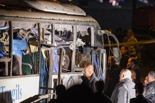Hiện trường đánh bom xe chở du khách Việt ở Ai Cập khiến 4 người chết