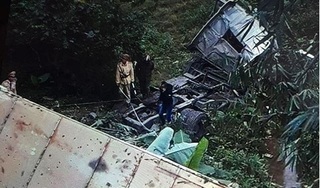 Lạng Sơn: Container lao xuống vực sâu 20 mét, tài xế tử vong trong cabin