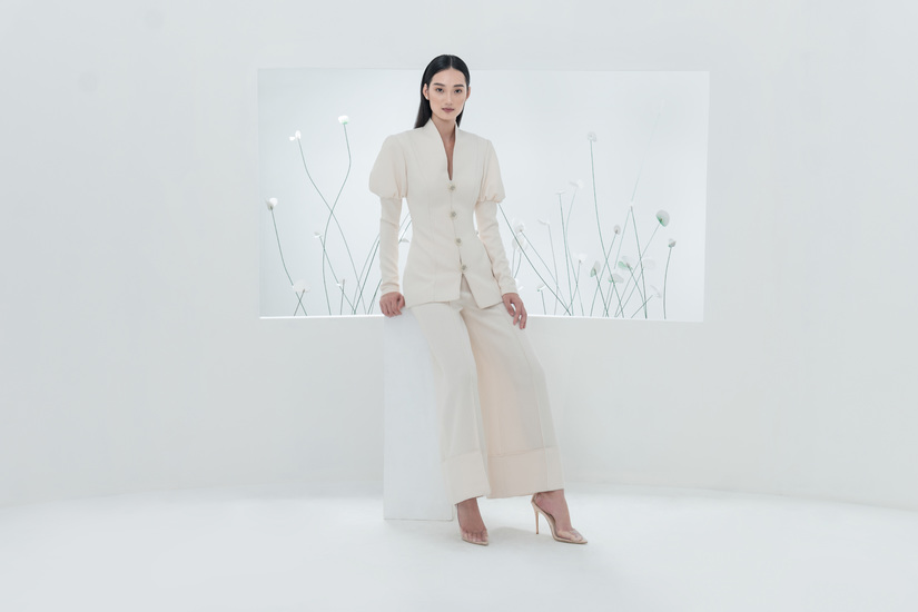 Á quân The Face Quỳnh Anh đẹp 'đốn tim' trong thiết kế của Công Trí