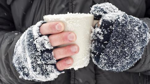Những cách đơn giản để giảm tình trạng tay chân lạnh vào mùa đông