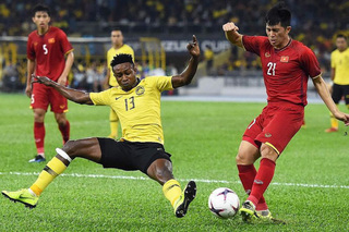 Một tiền đạo của tuyển Malaysia nhận án phạt nặng sau chung kết AFF Cup