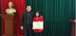Hà Tĩnh: Nữ sinh lớp 8 trả lại 30 triệu đồng cho người đánh mất