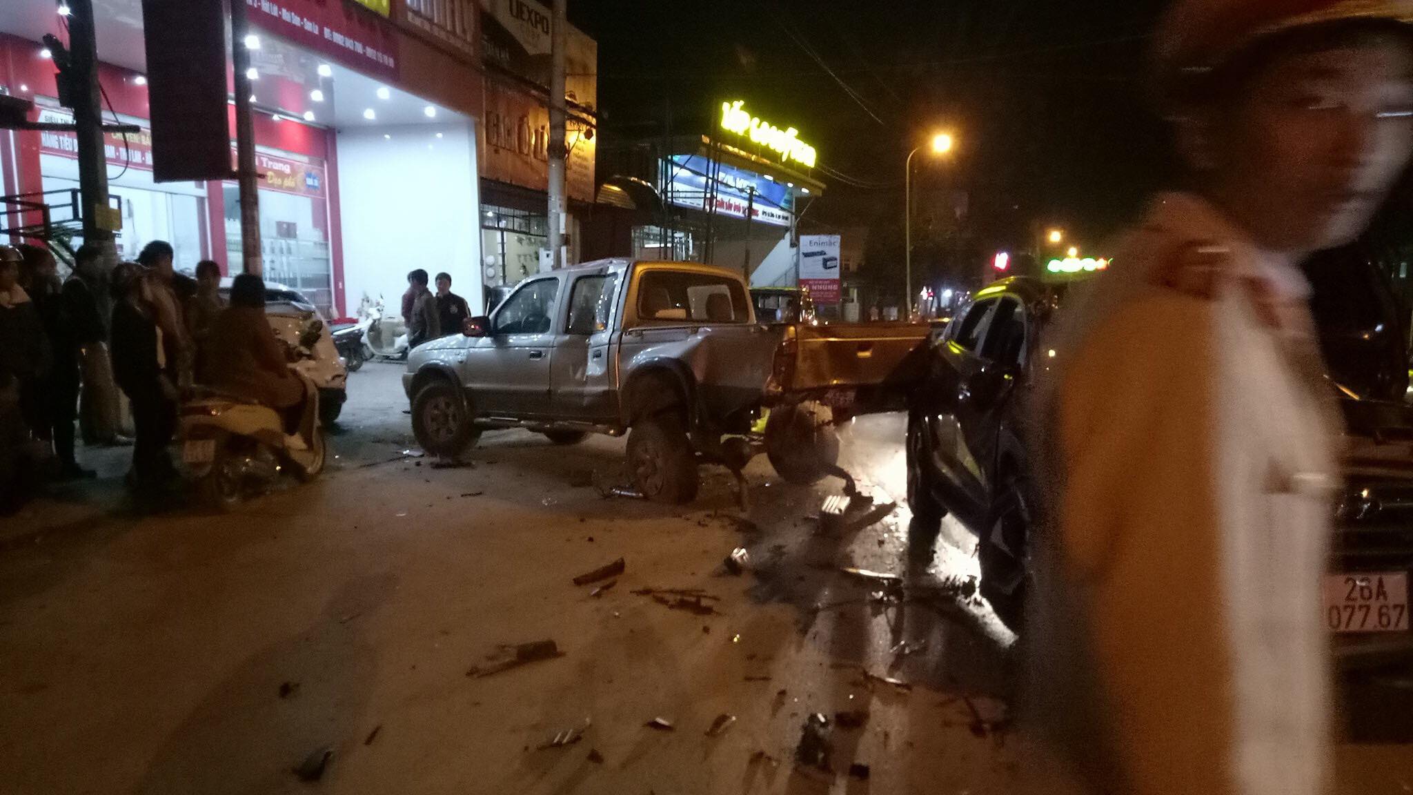 Tai nạn liên hoàn ở Sơn La khiến 3 xe ô tô hư hỏng nặng