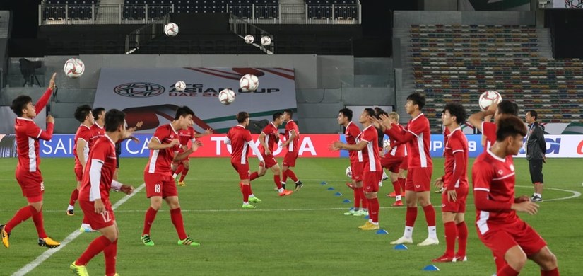 Chiêm ngưỡng sân vận động xịn nhất UAE, nơi tuyển Việt Nam đá với Iraq
