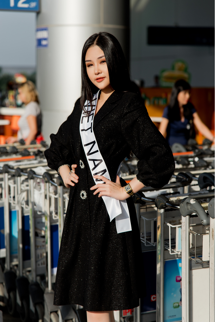 Ngân Anh lên đường tham dự Miss Intercontinental 2018