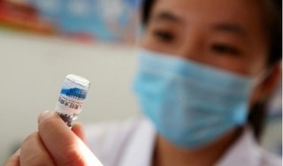 Trung Quốc: Ít nhất 145 trẻ em bị cho uống vắc xin hết hạn