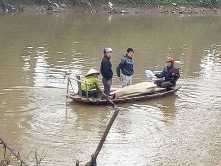 Hiện trường phát hiện thi thể học sinh lớp 12 trên sông Bùi.