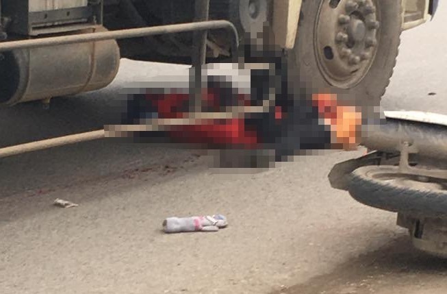 Hưng Yên: Ngã ra đường sau va chạm, cô gái trẻ bị xe tải cán tử vong