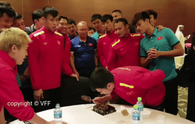 Clip thầy Park đánh úp Đức Huy trong tiệc sinh nhật