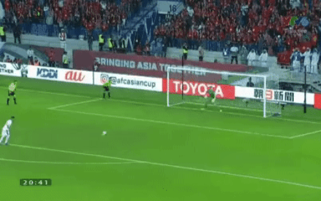 Bật mí về động tác 'múa quạt' của Văn Lâm khi cầu thủ Jordan đá penalty 