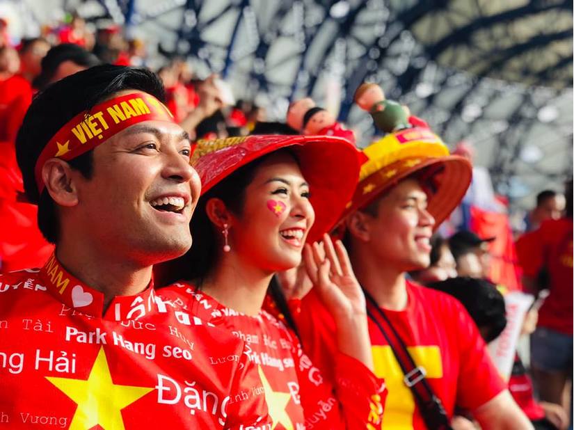 Ngọc Hân, Phan Anh sang Dubai để cổ vũ Việt Nam trước trận gặp Nhật Bản