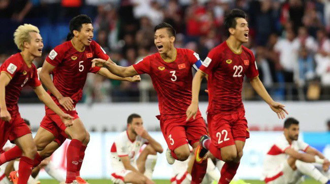 Bóng đá Việt Nam được huyền thoại bóng đá Hàn Quốc ngợi khen