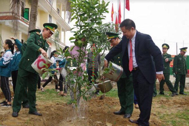 Hà Nội trồng 150.000 cây xanh dịp Tết Kỷ Hợi 2019