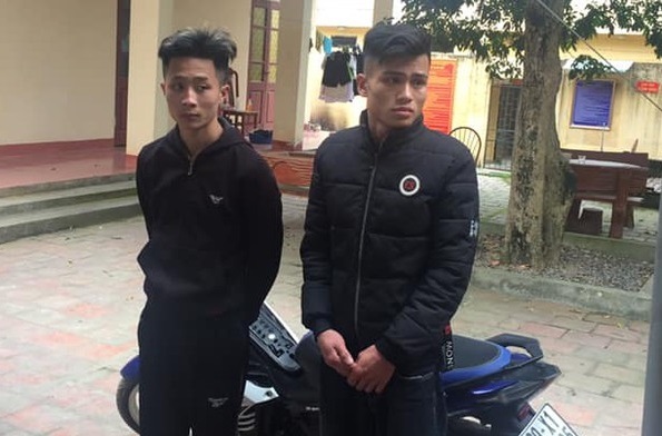 Thanh Hoá: Hai thanh niên đốt pháo ném vào cổng công an huyện