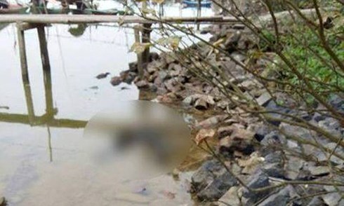 Phát hiện thi thể người đàn ông đang phân hủy trôi dưới sông Lam