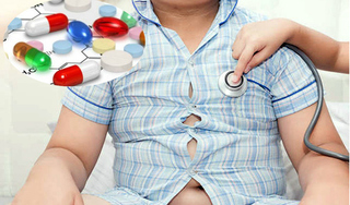 Cảnh báo trẻ dùng nhiều kháng sinh trước 2 tuổi dễ béo phì