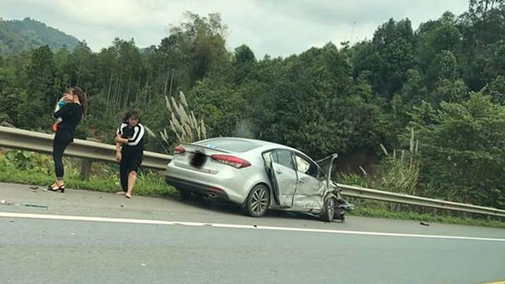 Hiện trường 2 vụ tai nạn giao thông xảy ra trên cao tốc Nội Bài – Lào Cai12